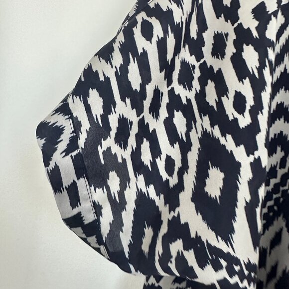 Tutu & Lilli Navy Geometric Print Blouse Lightweight Kimono Top - Picture 7 of 7